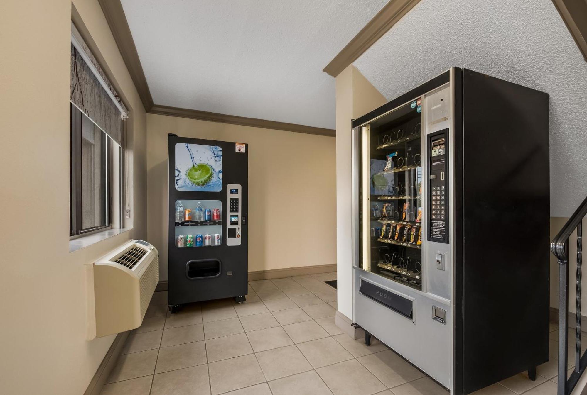 Red Roof Inn & Suites Vineland - Buena Екстер'єр фото